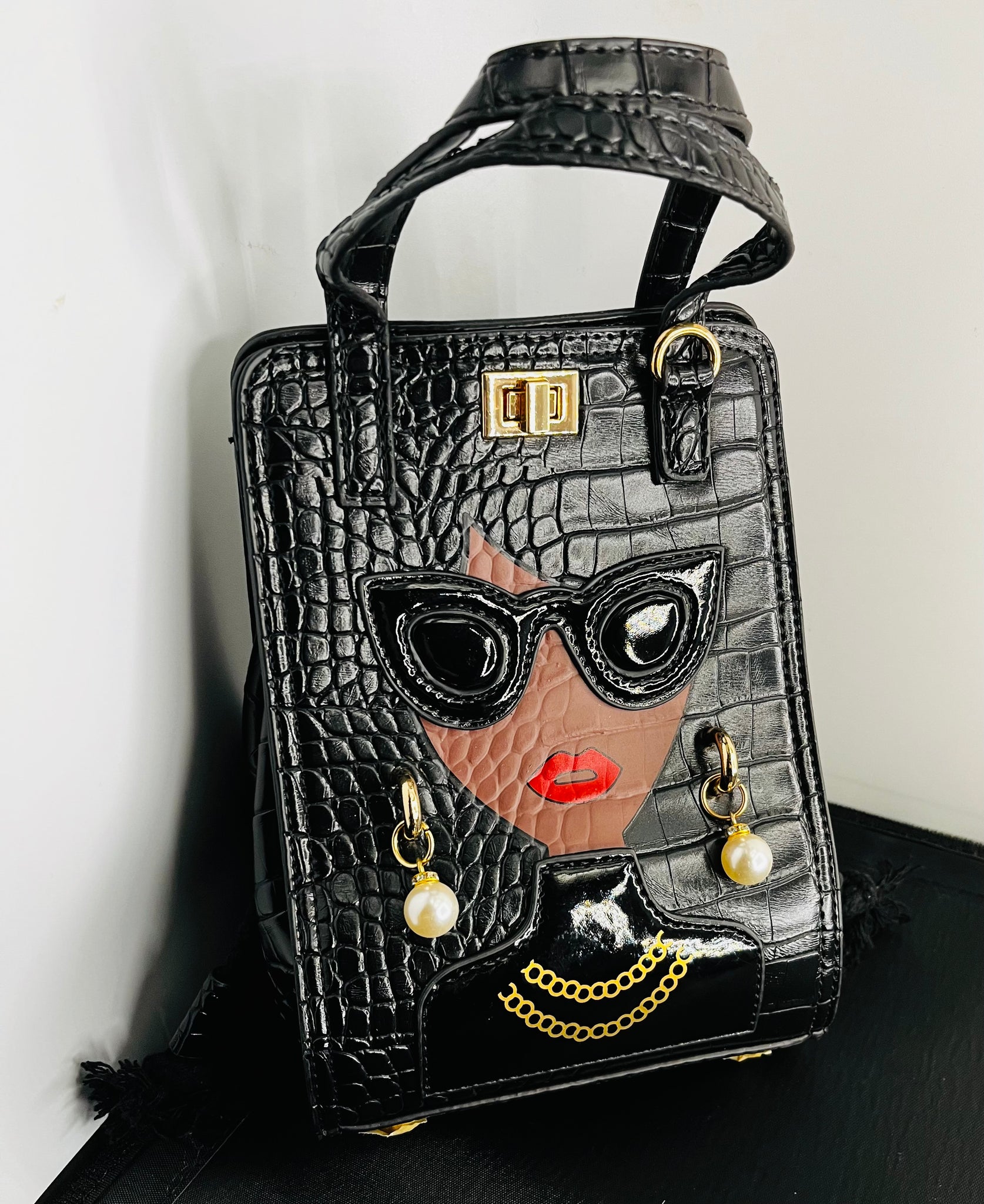 Stylish Woman Face Bag Vmbeautysupplies